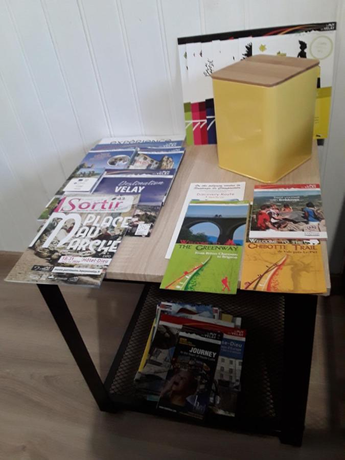 Les Apparts Du Vignal De Cheyrac Polignac  Екстериор снимка
